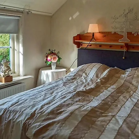 Сasa de vacaciones Cozy In Ermelo With Wifi Tonsel